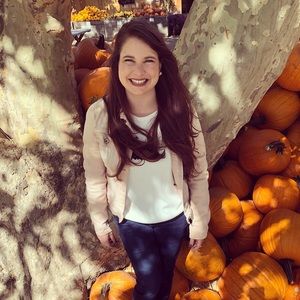 Meet your Posher, Courtney